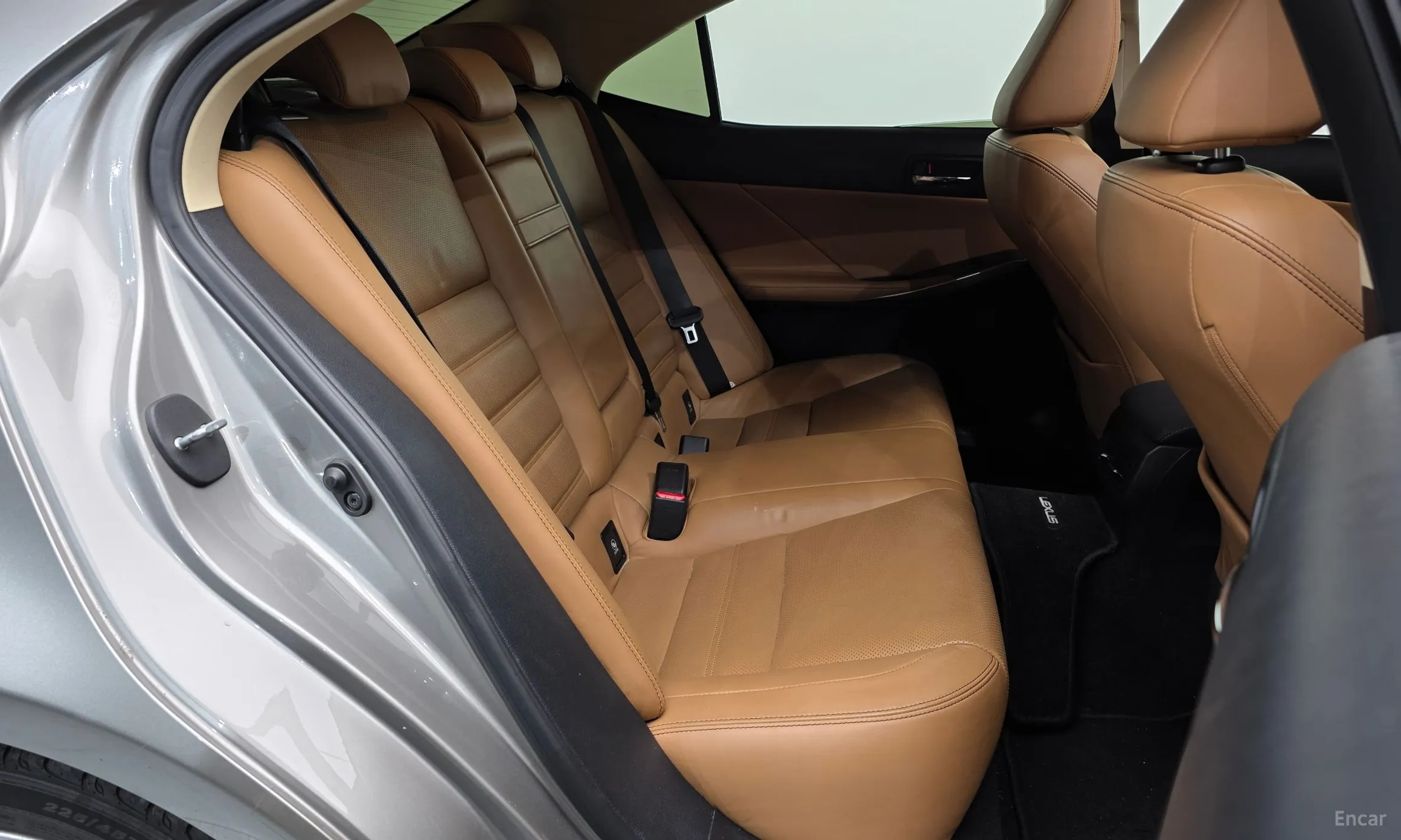 Lexus New IS200t превью 12