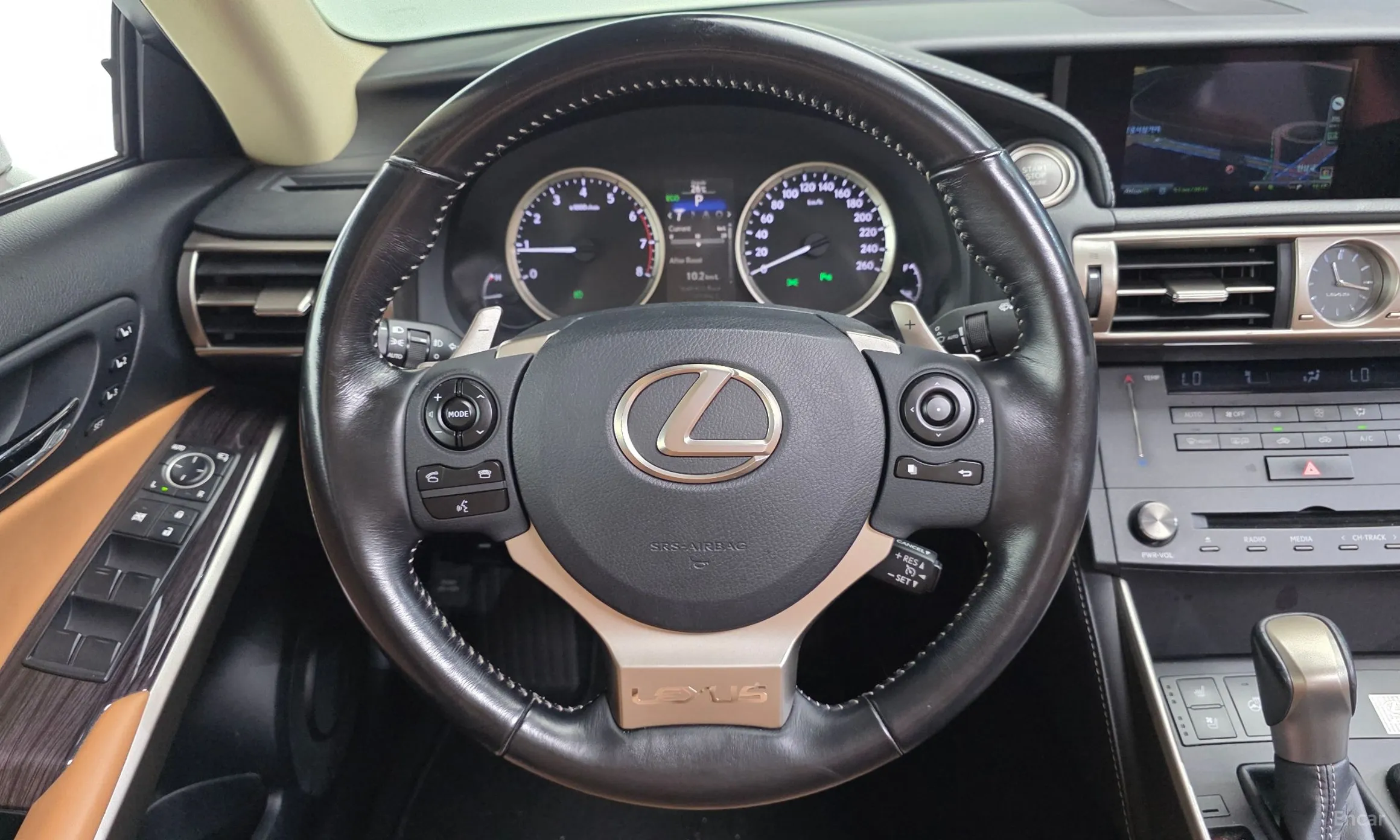 Lexus New IS200t превью 13
