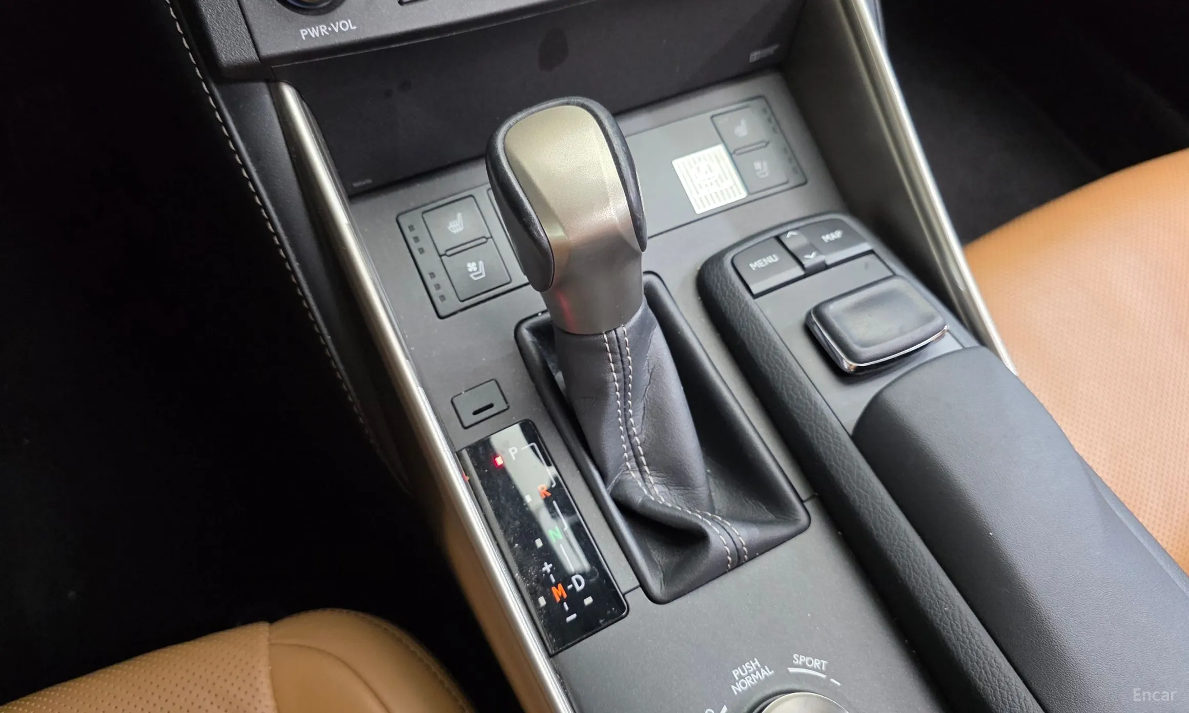 Lexus New IS200t превью 9