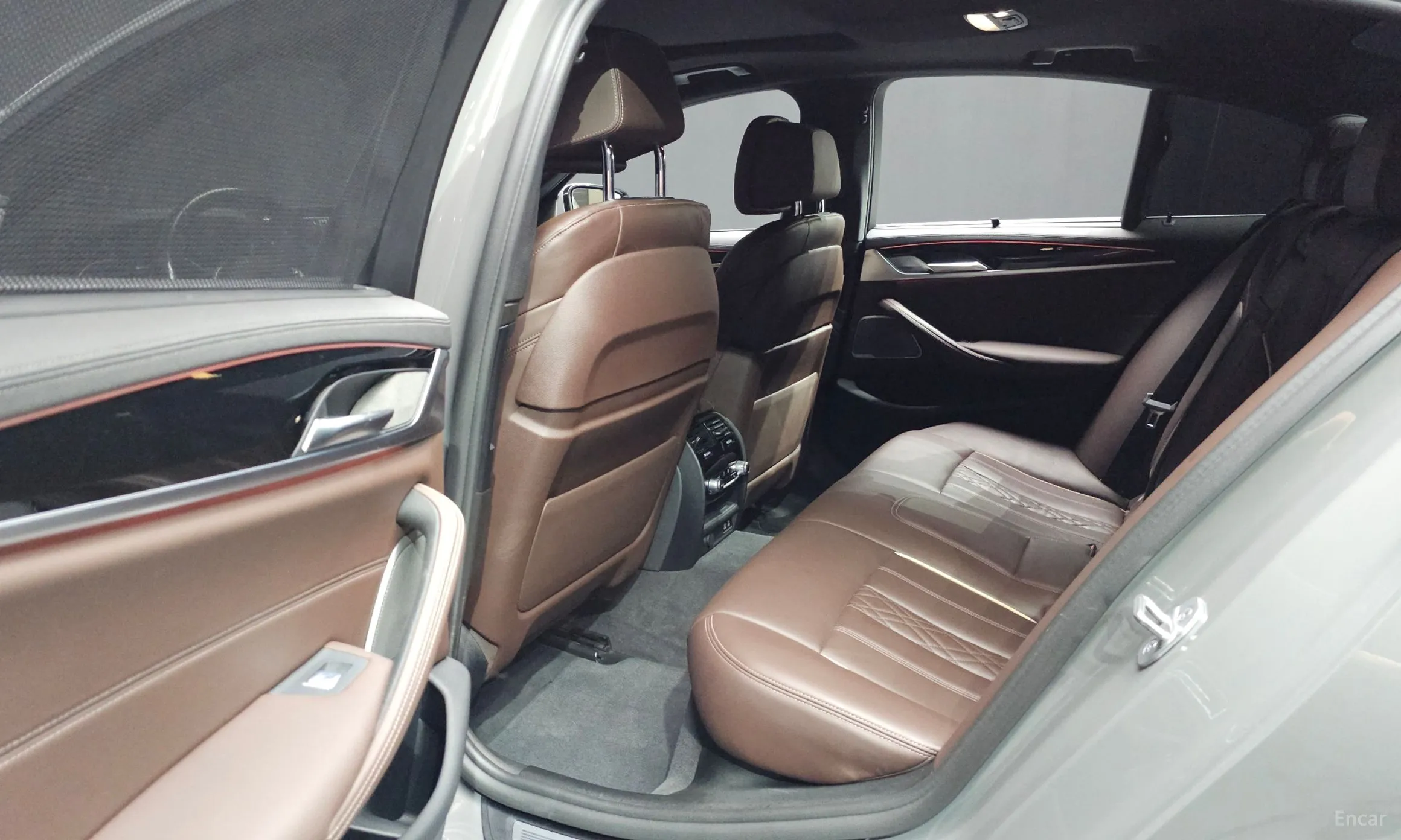 BMW 5 Series (G30) превью 12