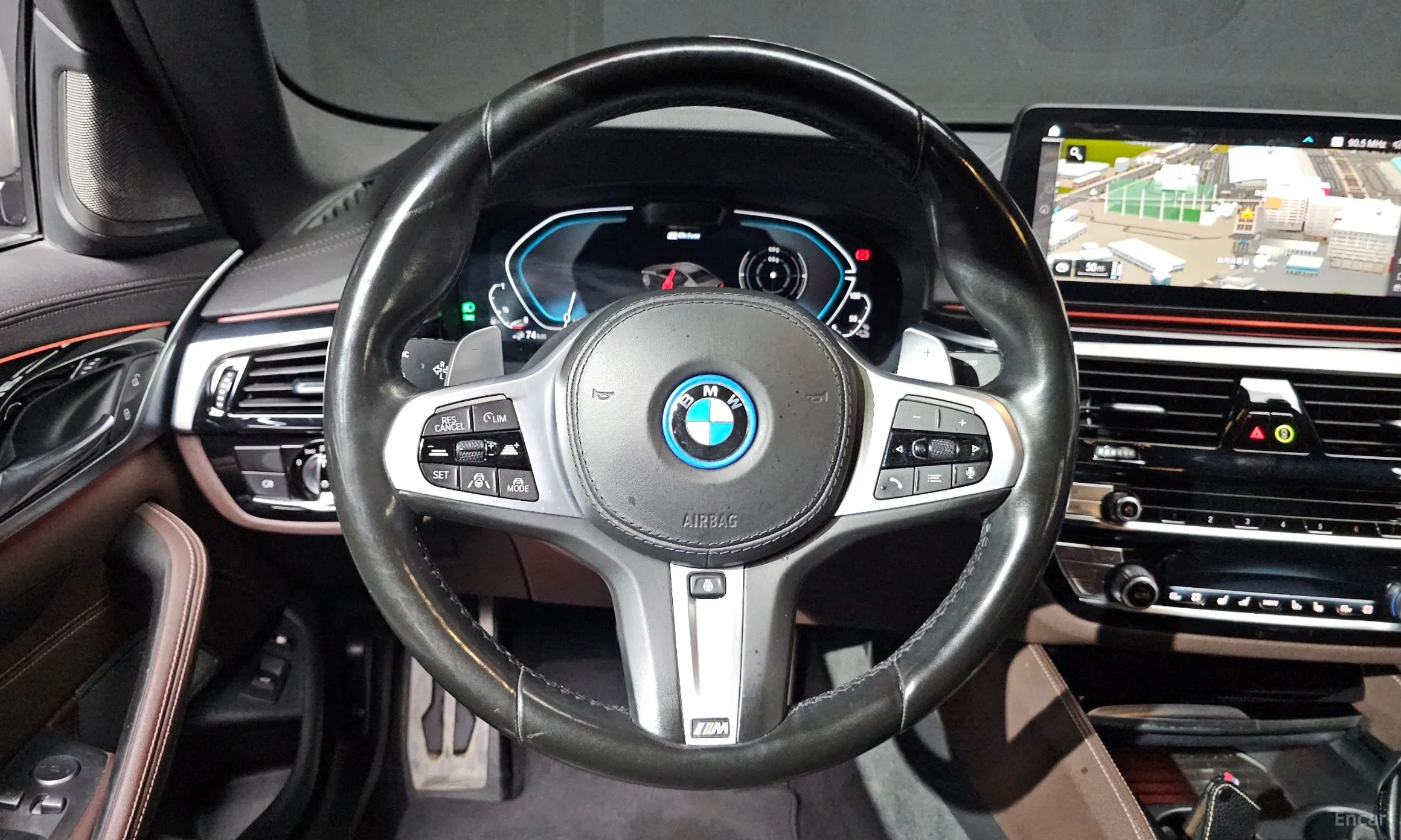 BMW 5 Series (G30) превью 13