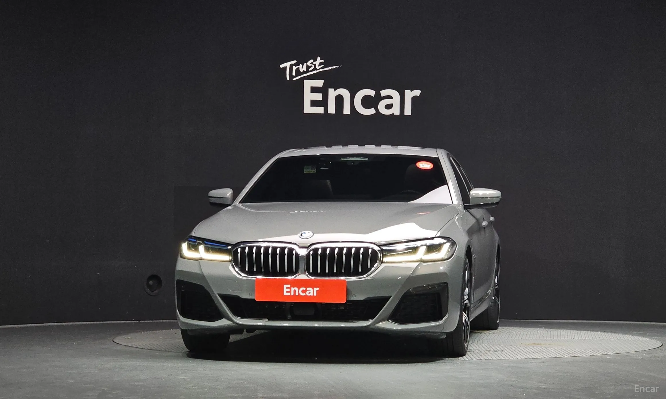 BMW 5 Series (G30) превью 3