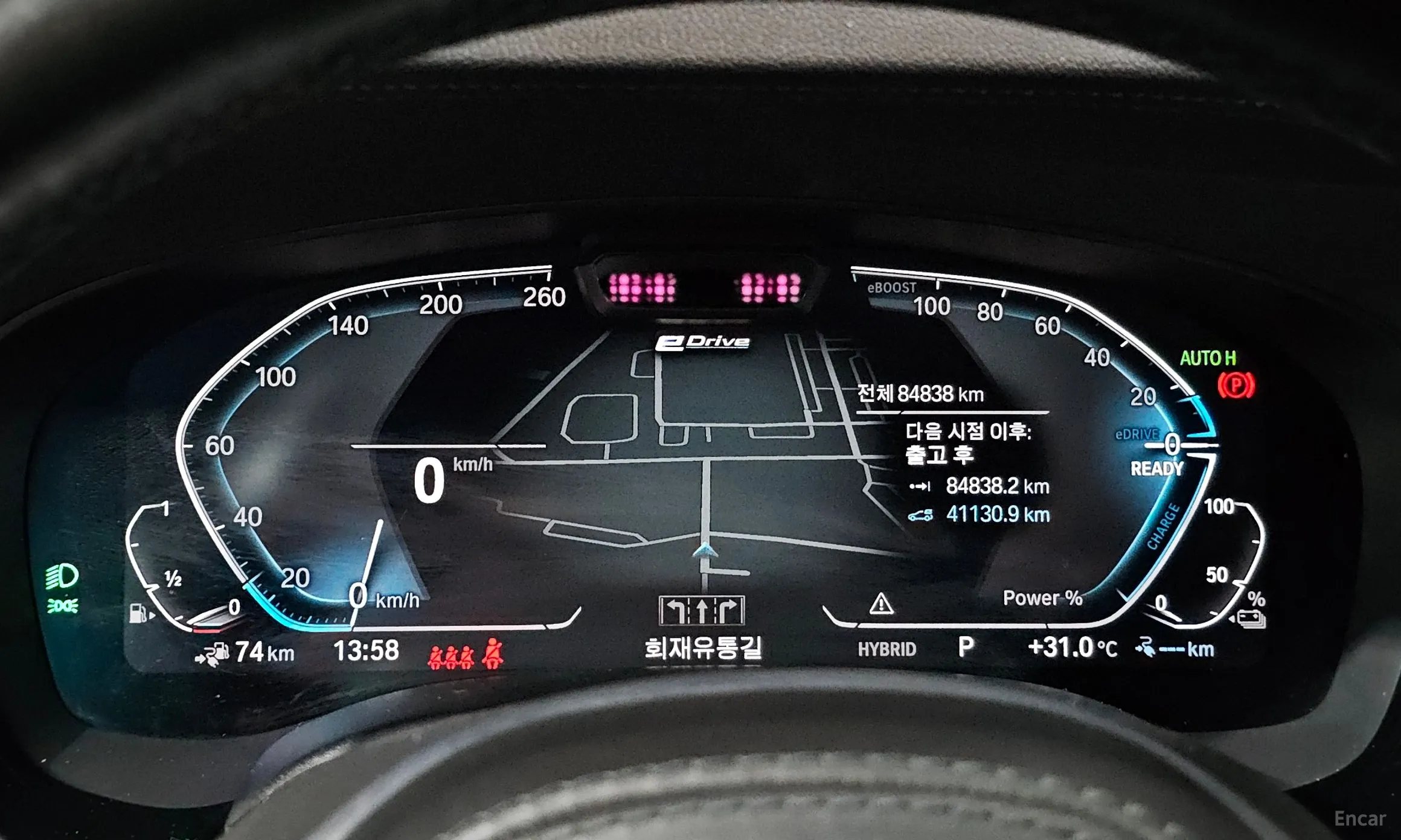 BMW 5 Series (G30) превью 8