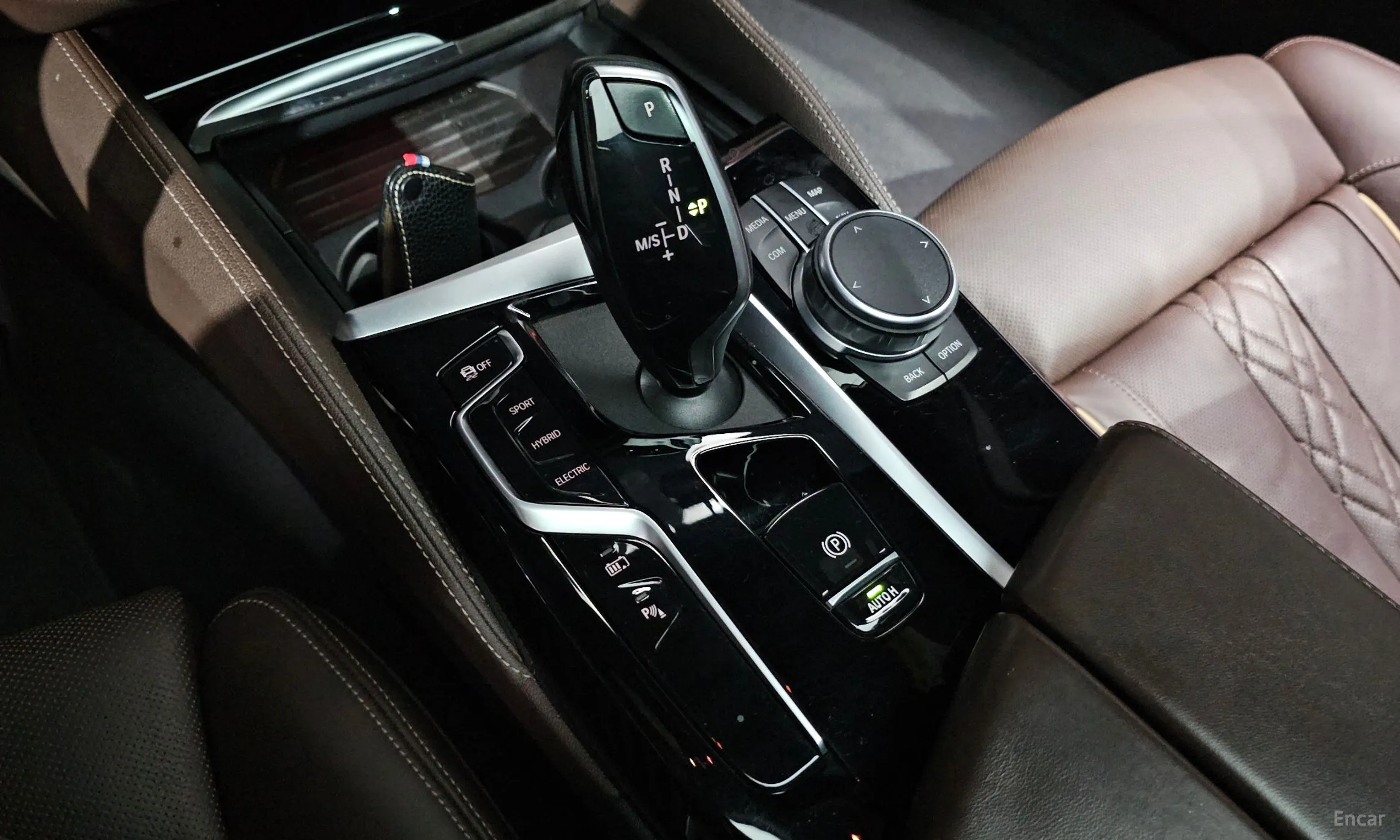 BMW 5 Series (G30) превью 9