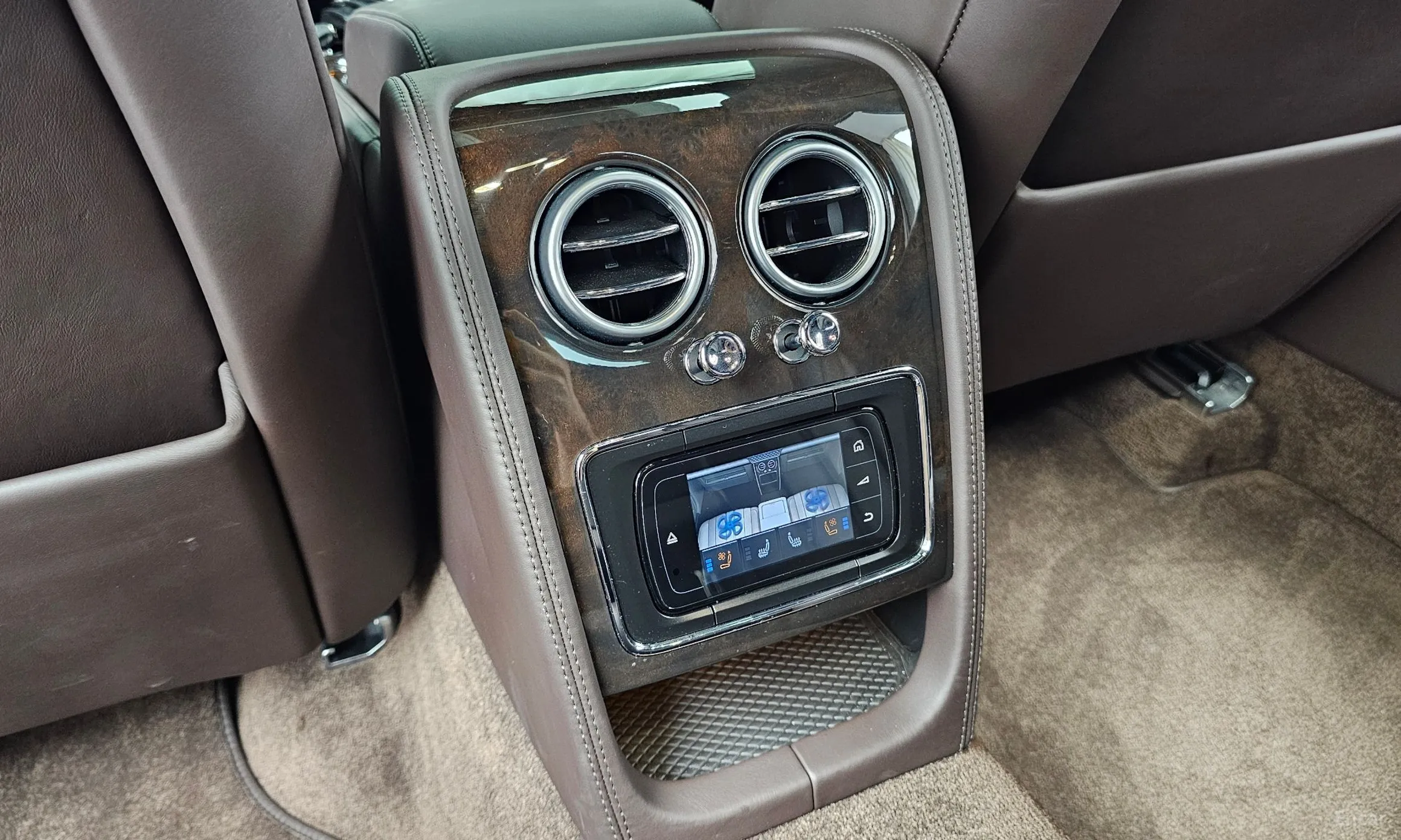 Bentley Flying Spur 2nd Generation превью 19