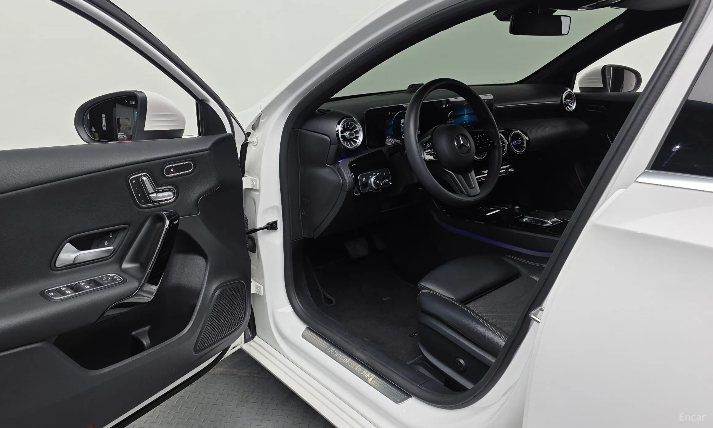 Mercedes Benz A-Class W177 превью 10