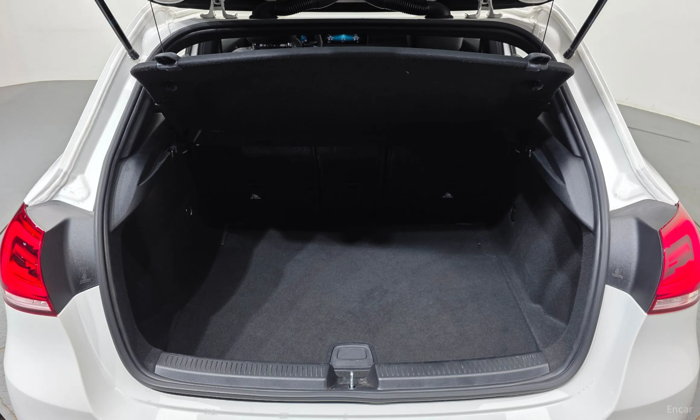 Mercedes Benz A-Class W177 превью 20