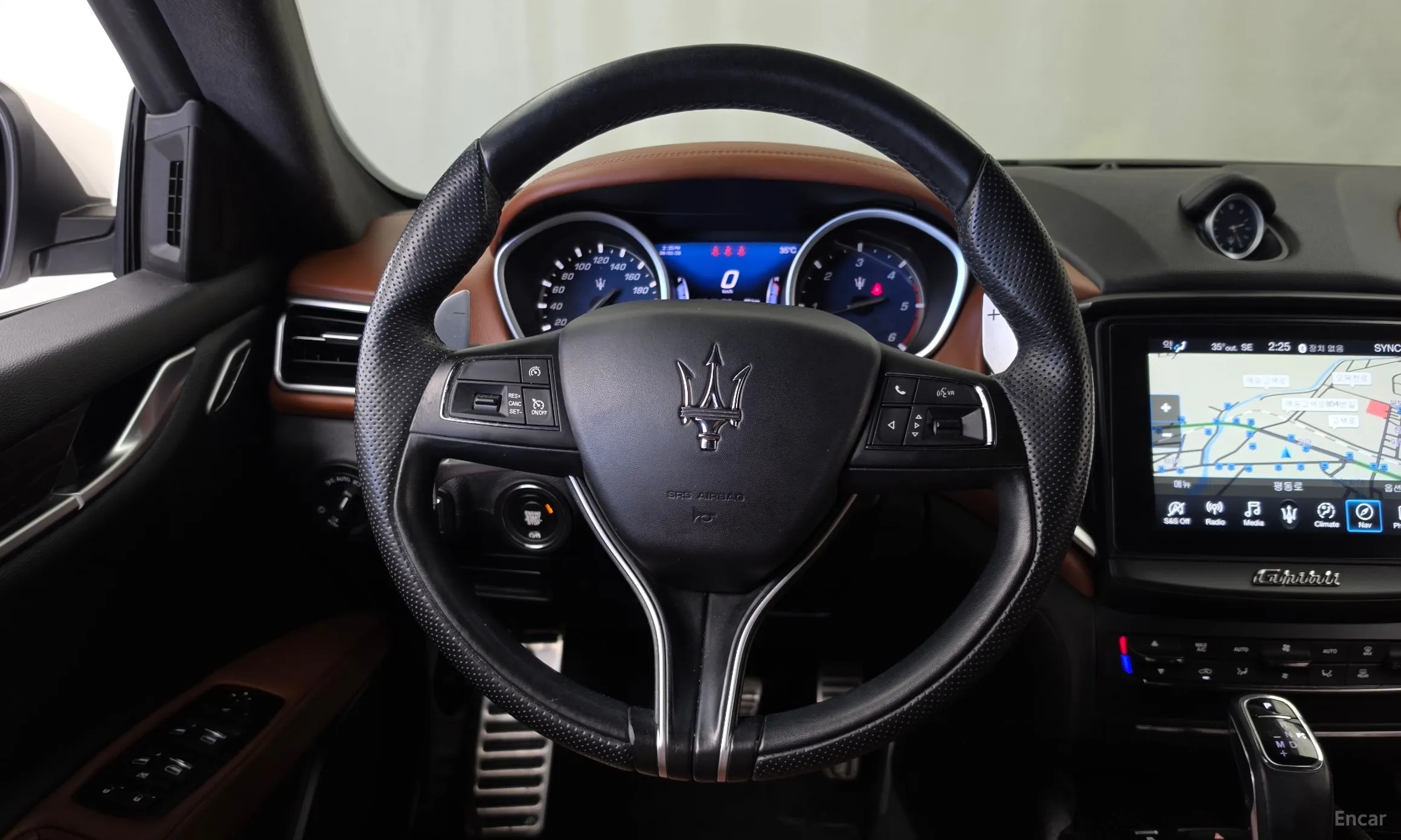 Maserati Ghibli превью 13