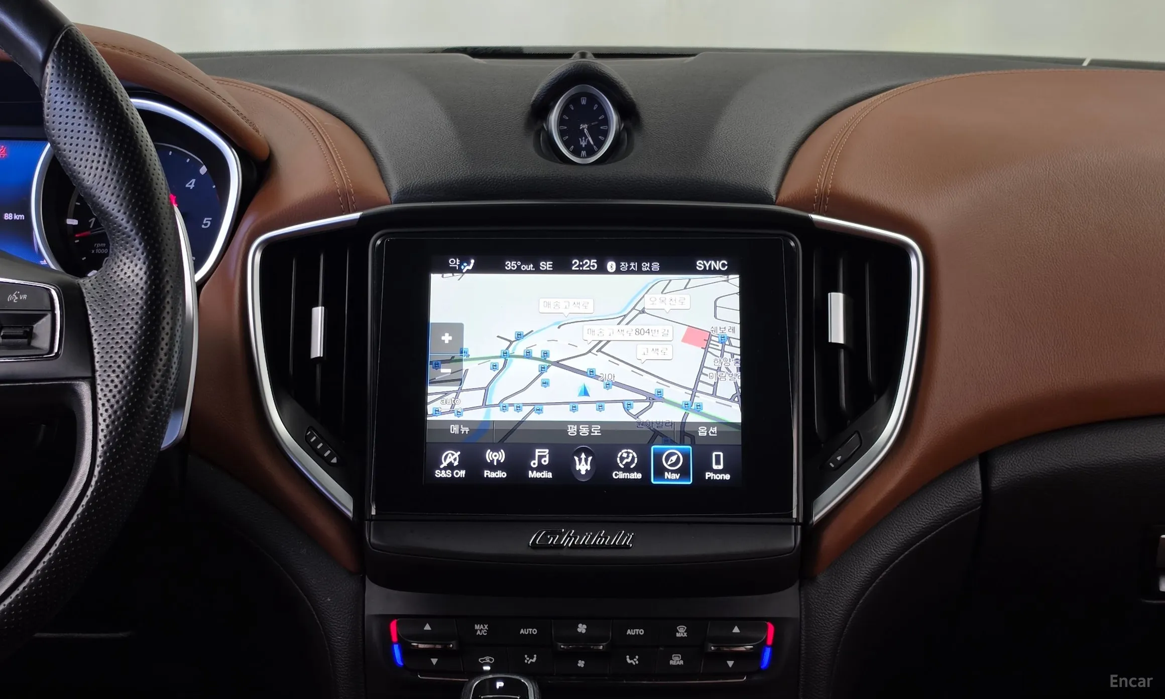 Maserati Ghibli превью 14