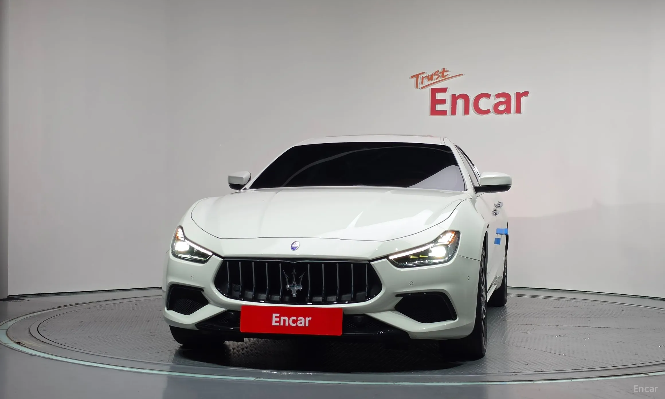 Maserati Ghibli превью 3