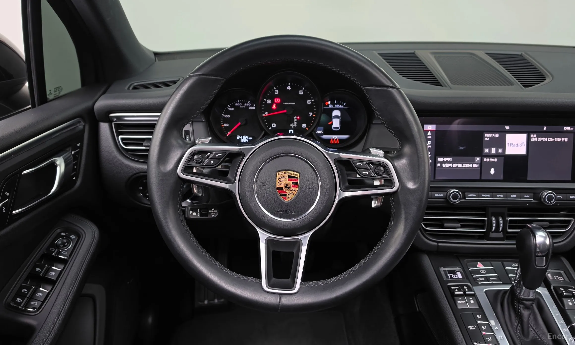 Porsche Macan превью 13