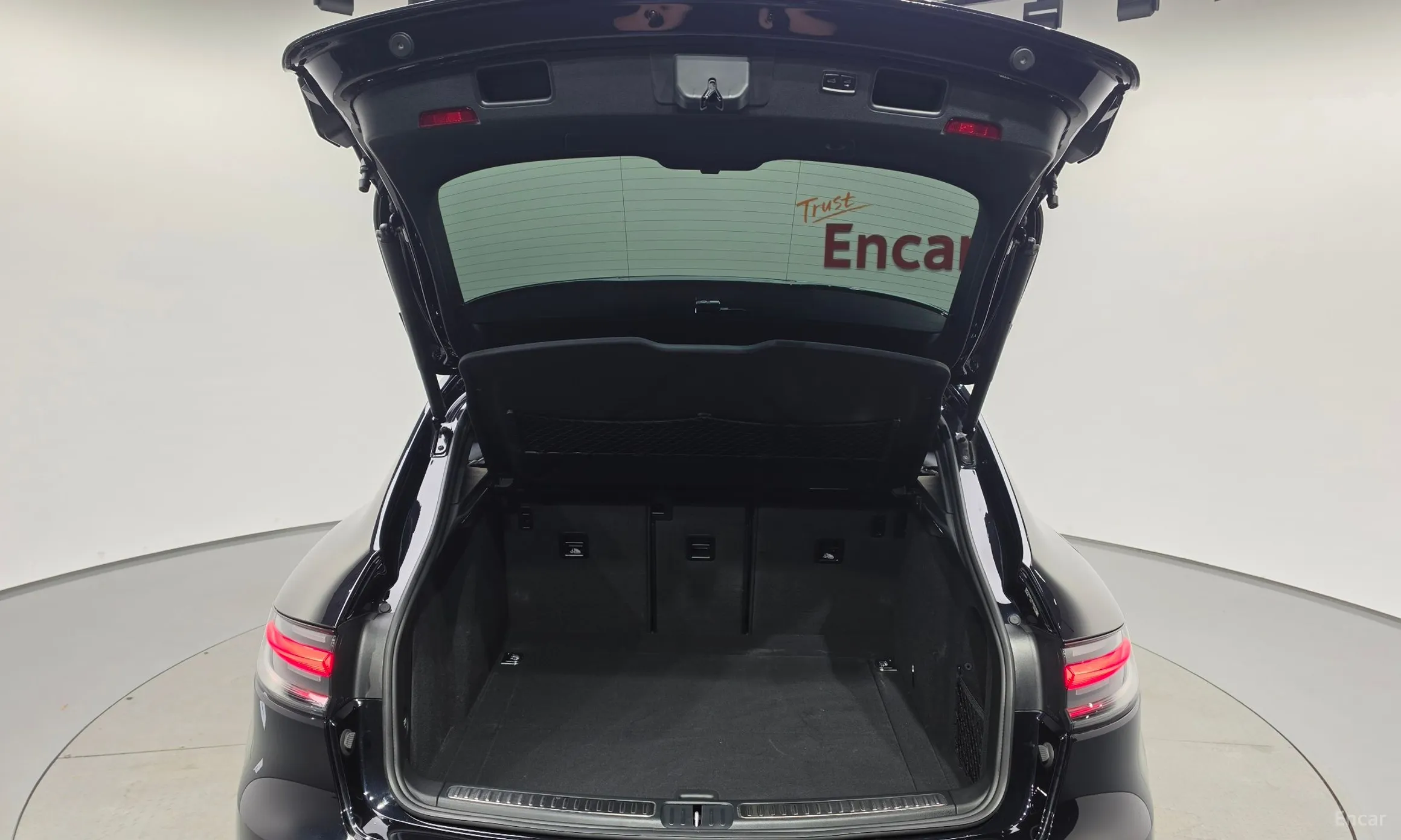Porsche Macan превью 17