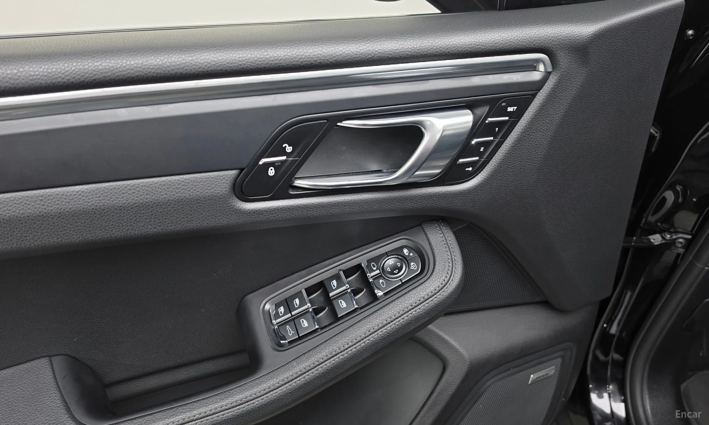 Porsche Macan превью 18