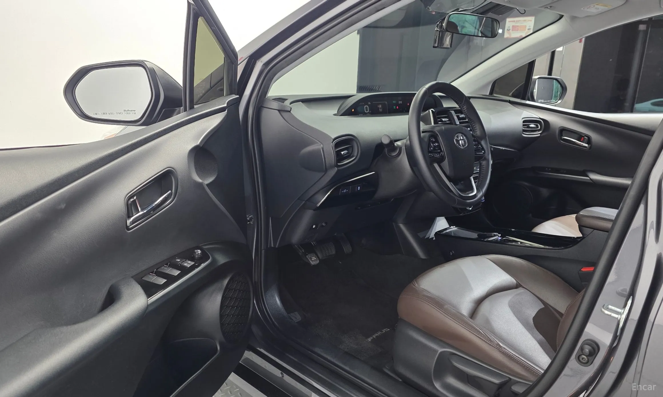 Toyota Prius 4th Generation превью 10