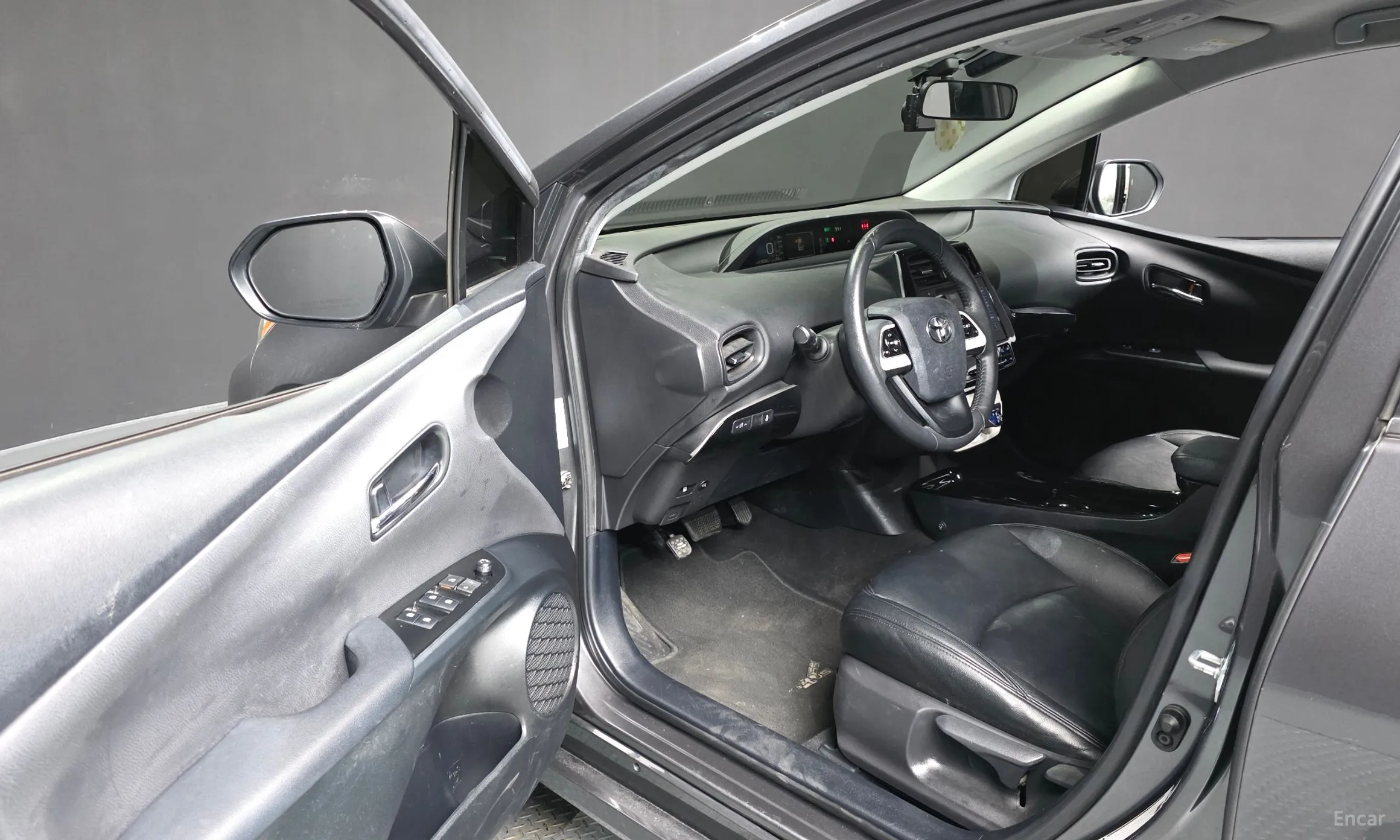 Toyota Prius 4th Generation превью 10