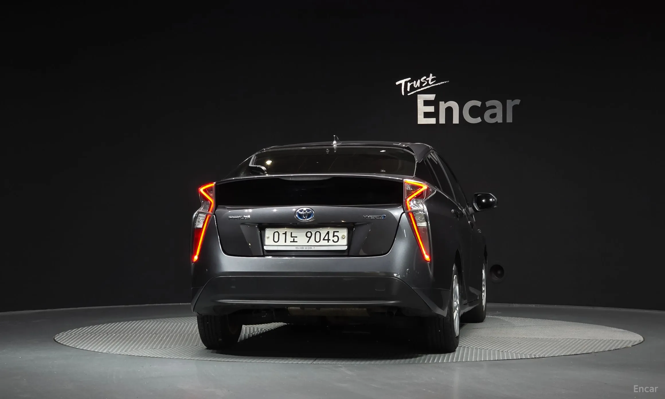 Toyota Prius 4th Generation превью 4