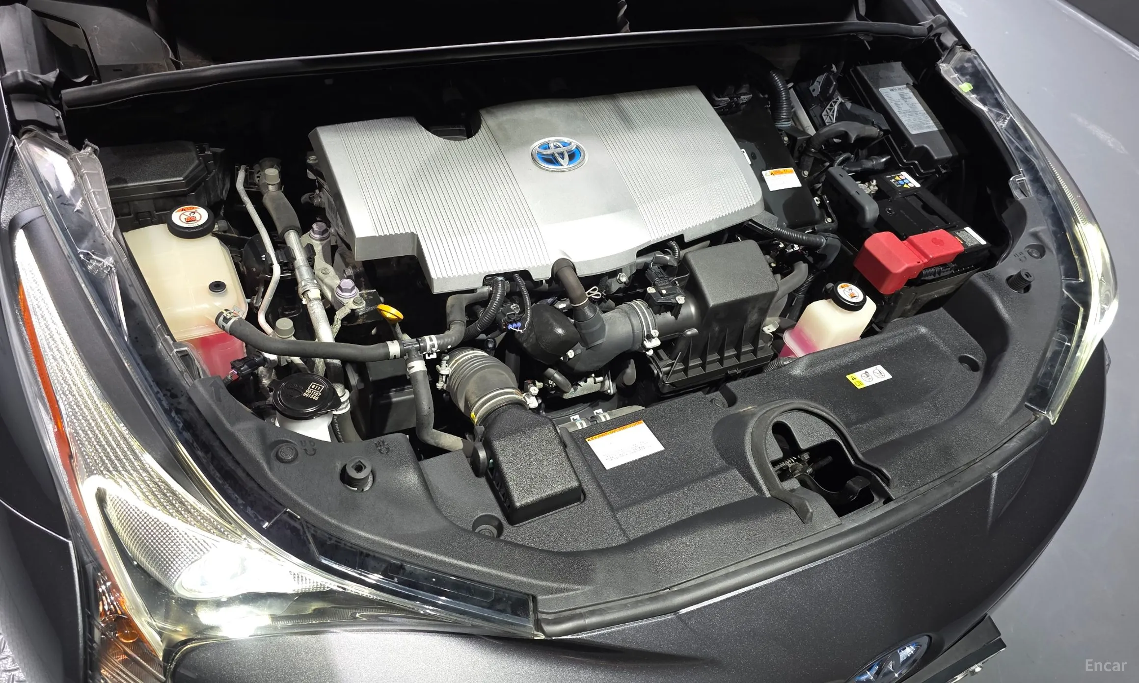 Toyota Prius 4th Generation превью 6