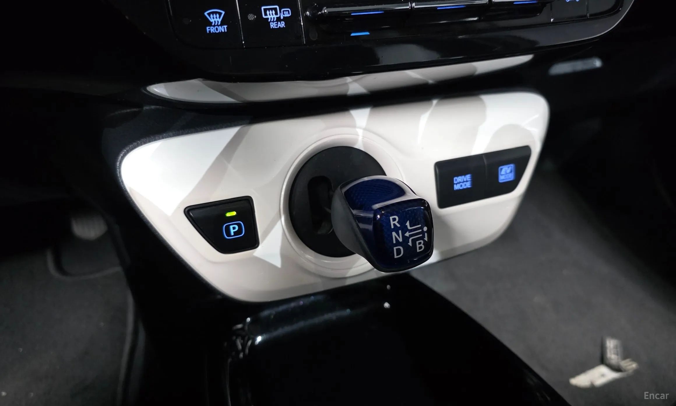 Toyota Prius 4th Generation превью 9