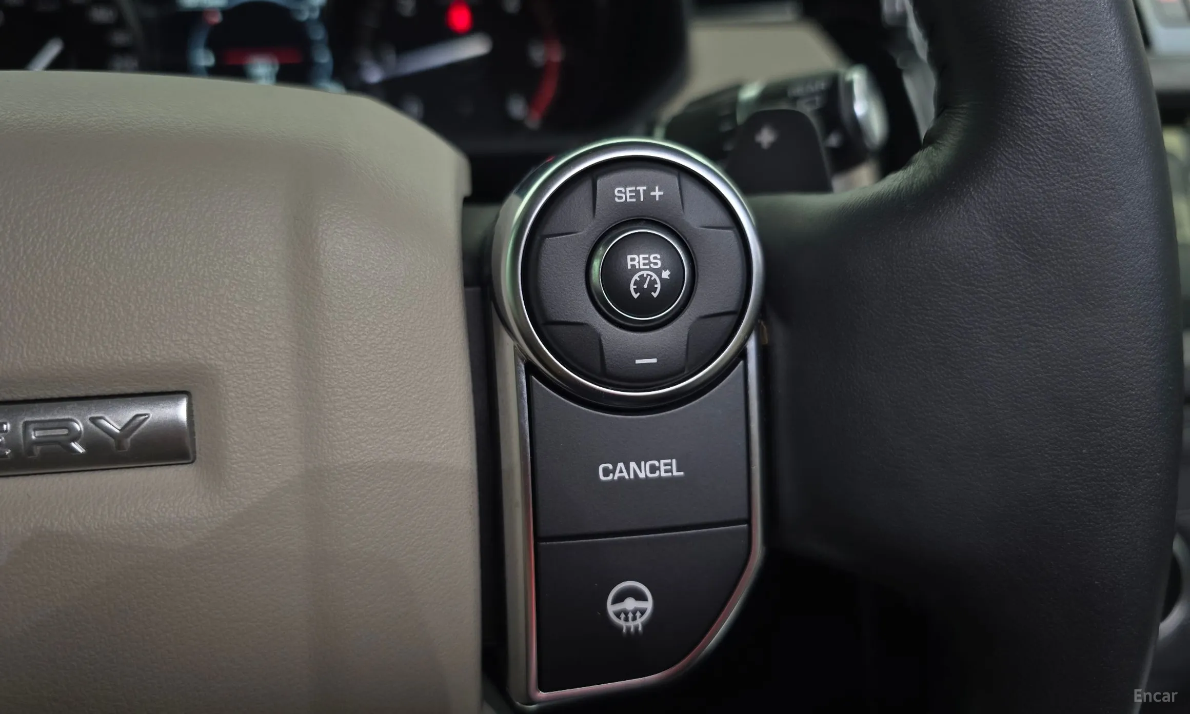 Land Rover Discovery 5 превью 16
