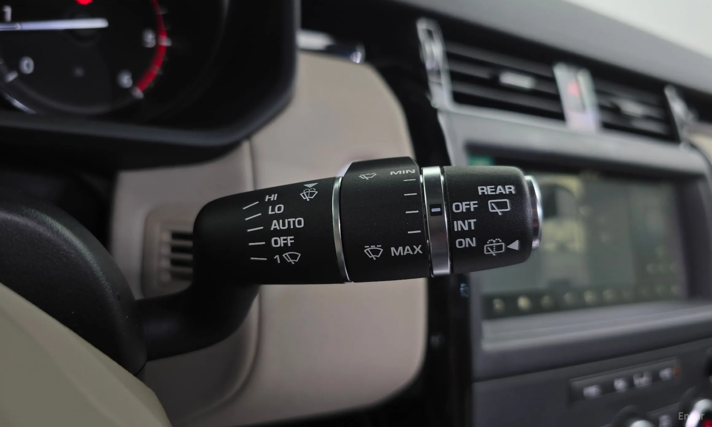 Land Rover Discovery 5 превью 17
