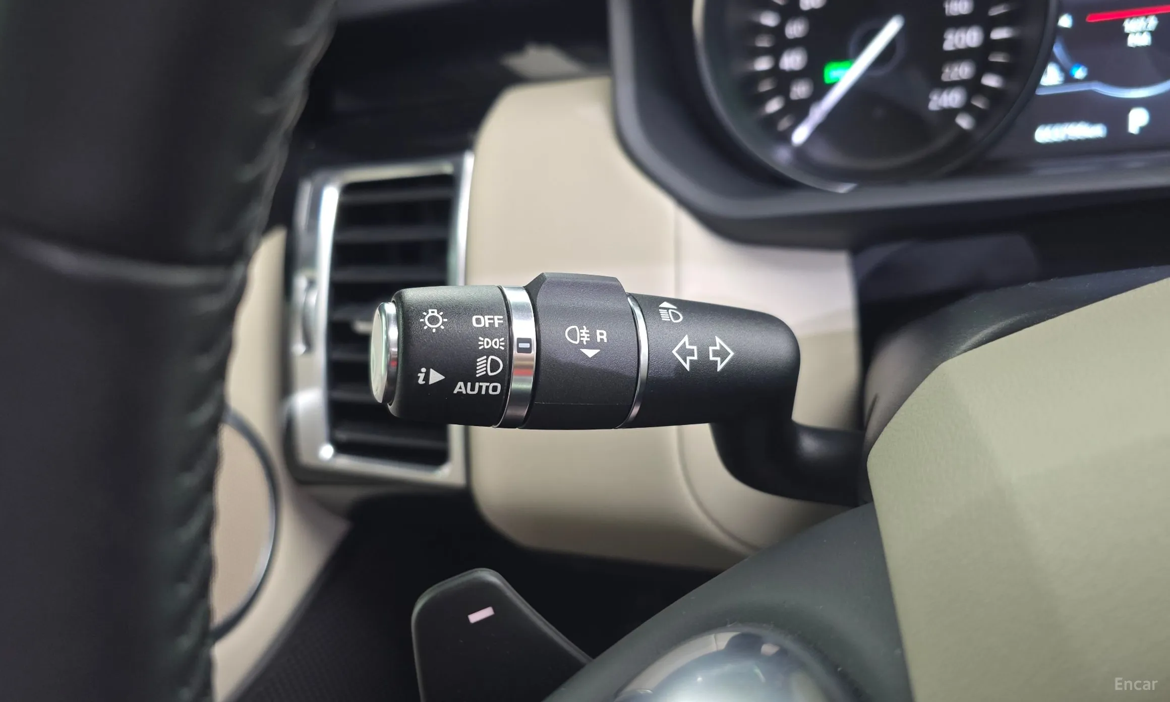 Land Rover Discovery 5 превью 18