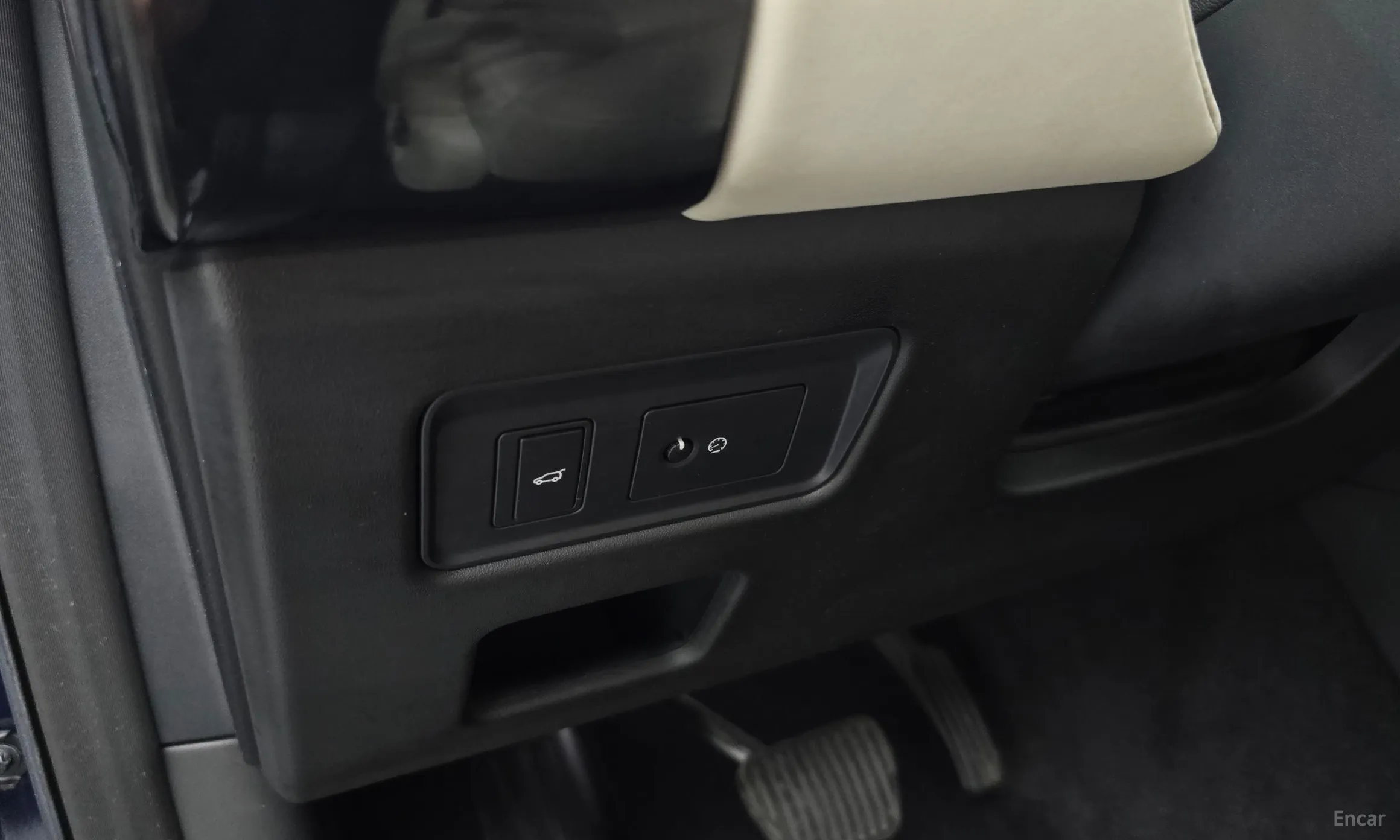 Land Rover Discovery 5 превью 20