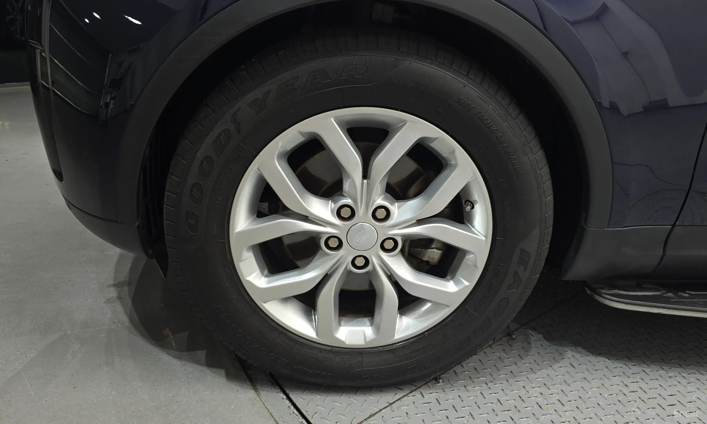 Land Rover Discovery 5 превью 5