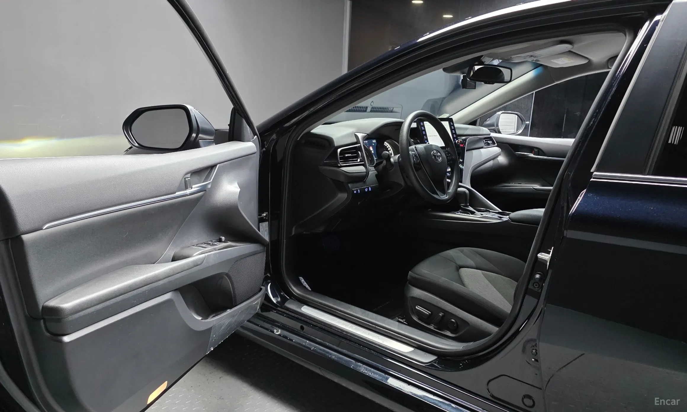 Toyota Camry (XV70) превью 10