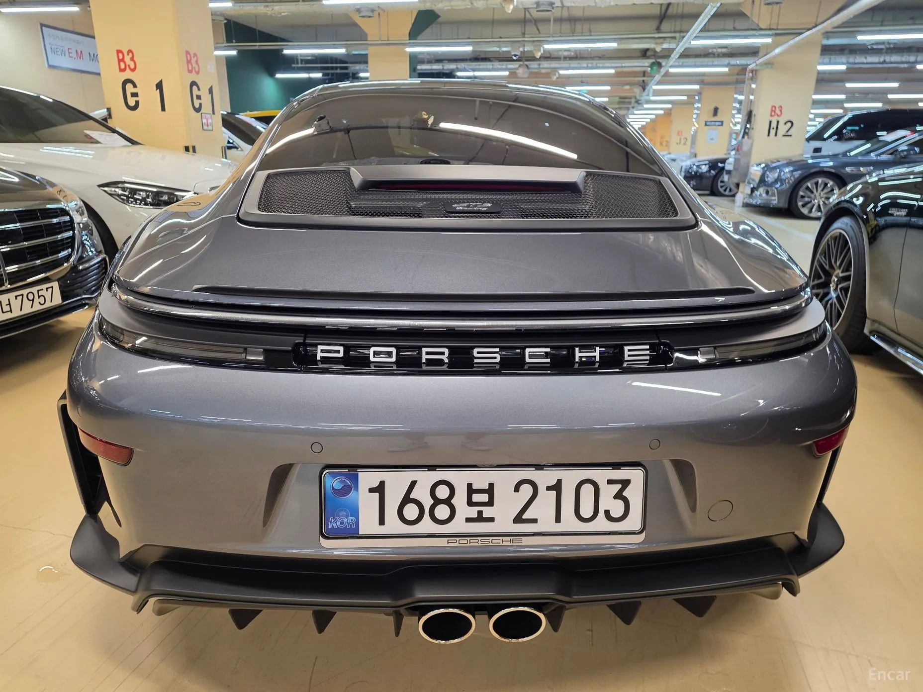 Porsche 911 (992) превью 16
