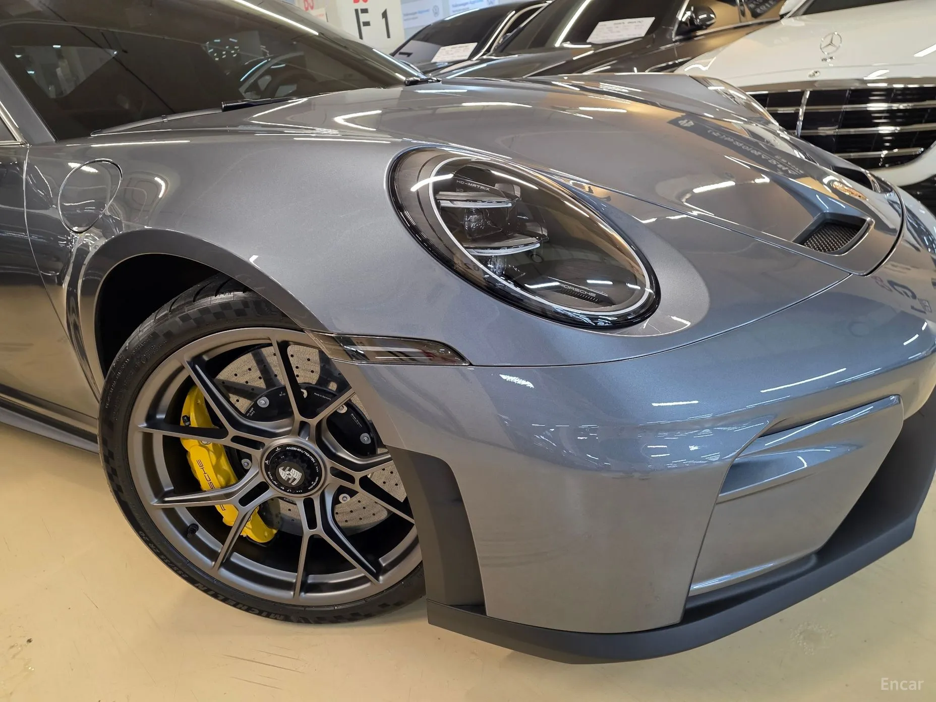 Porsche 911 (992) превью 18