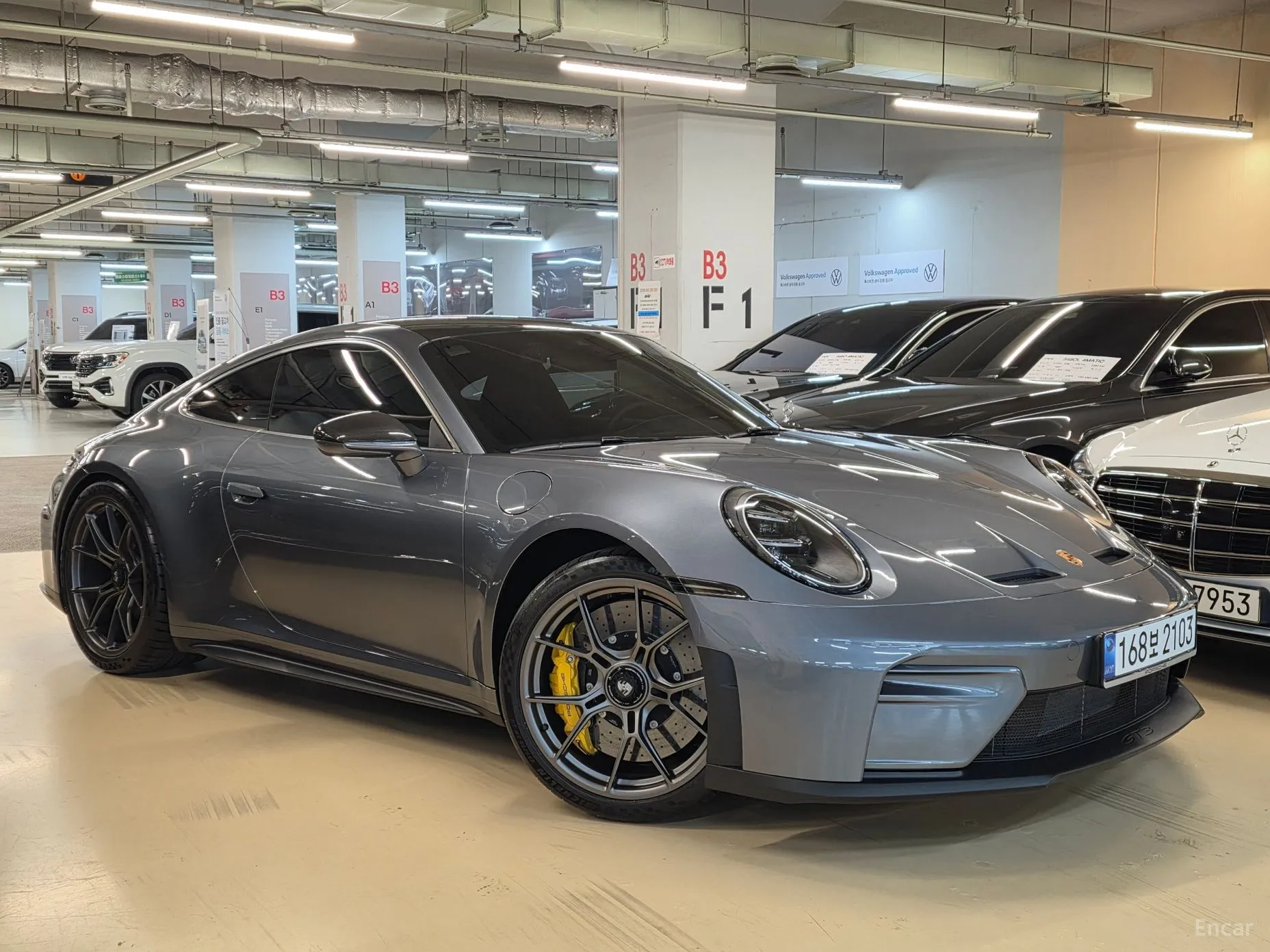 Porsche 911 (992) превью 19
