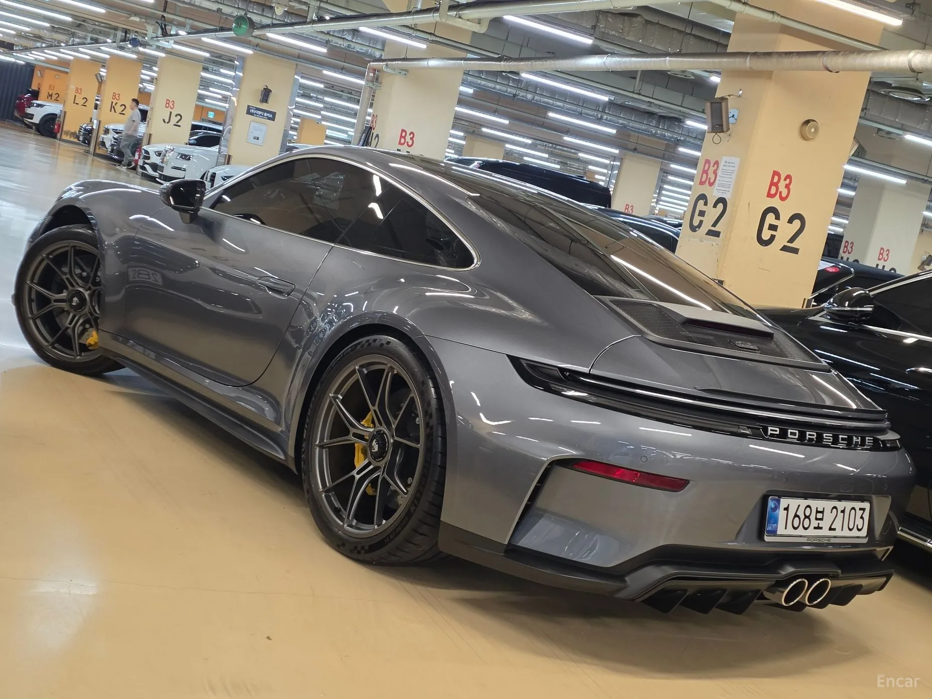 Porsche 911 (992) превью 20