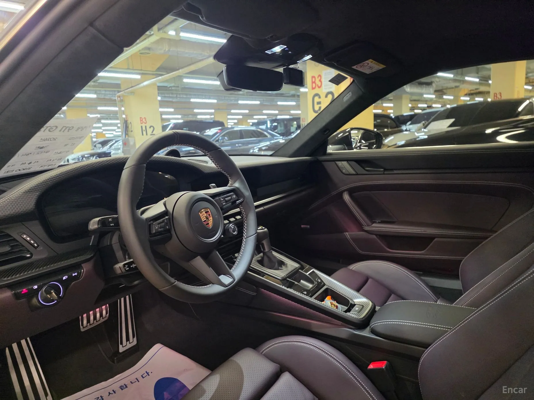 Porsche 911 (992) превью 3