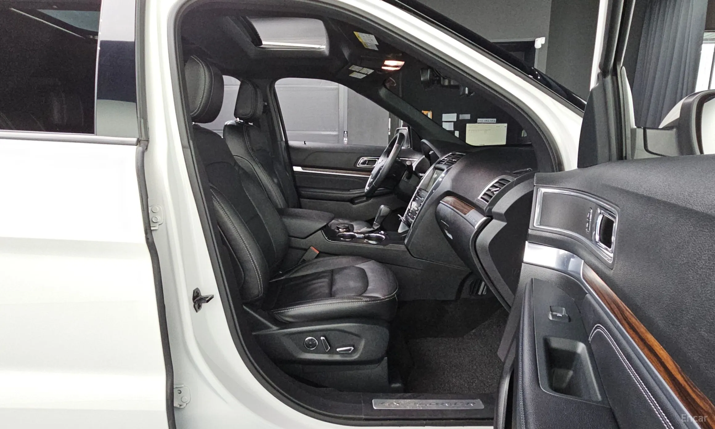 Ford Explorer превью 12