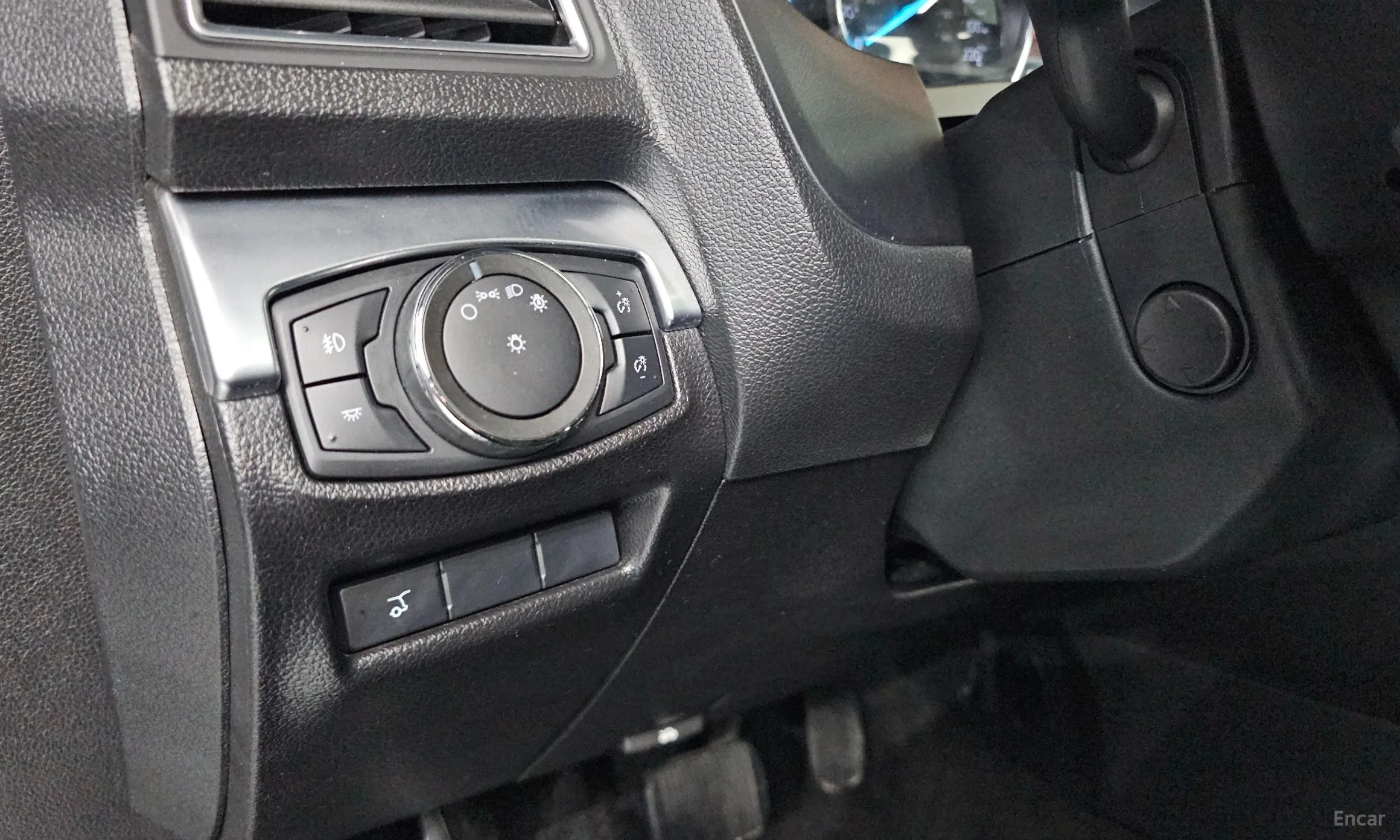 Ford Explorer превью 13