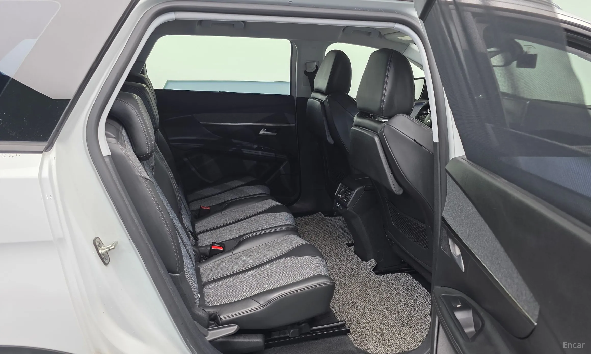 Peugeot 5008 2nd generation превью 12