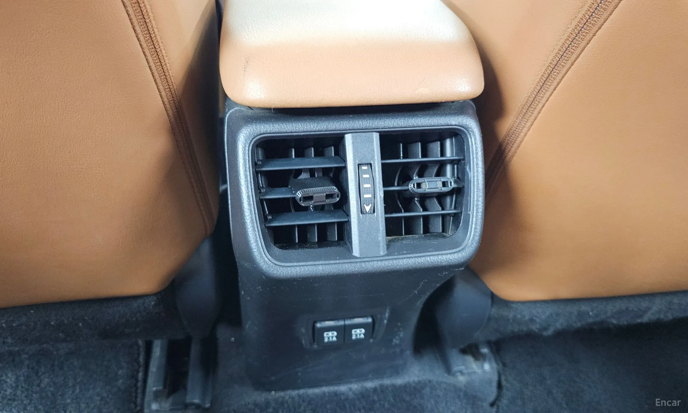 Lexus UX250h превью 19