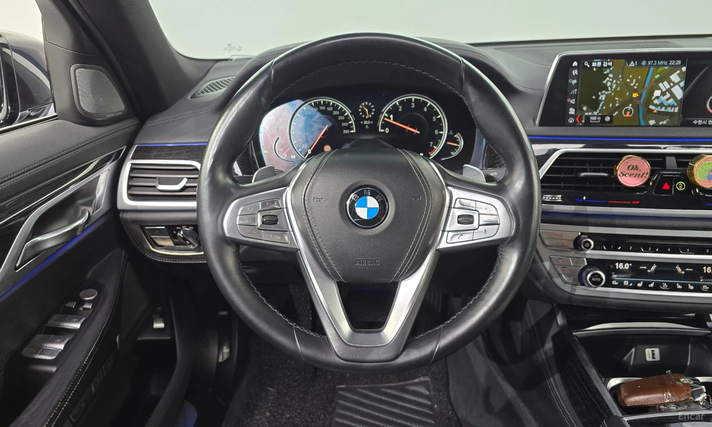 BMW 7 Series (G11) превью 13