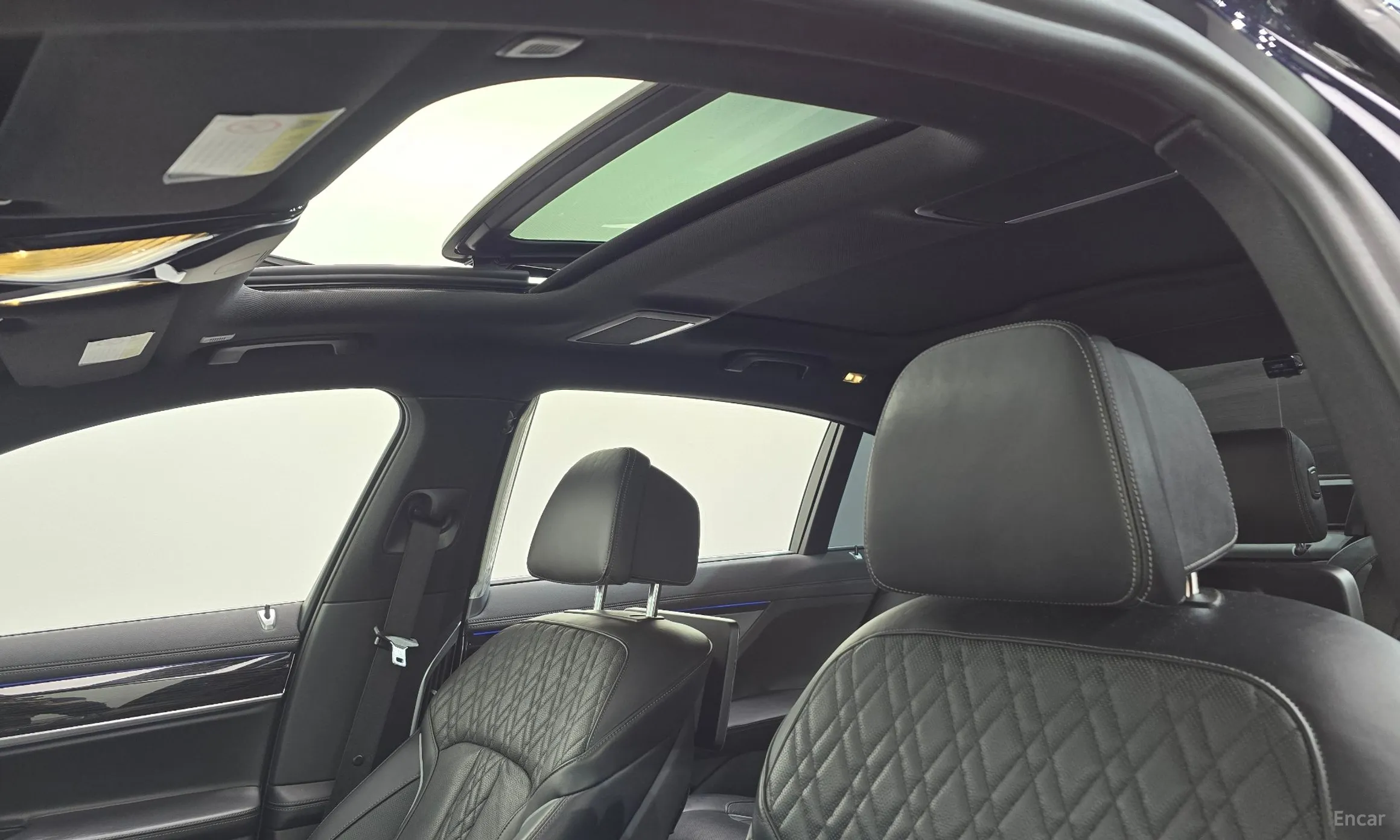 BMW 7 Series (G11) превью 16