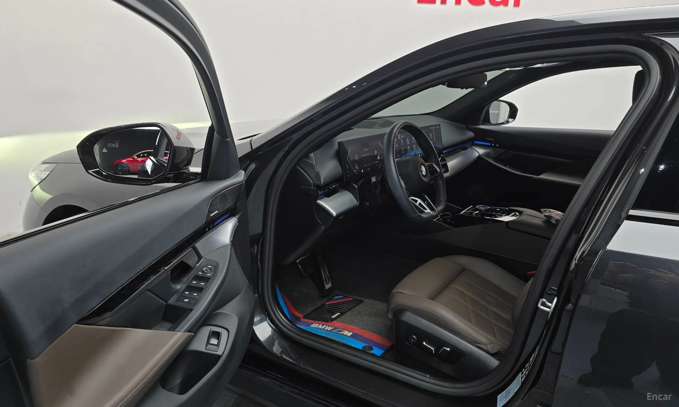BMW 5 Series (G60) превью 10