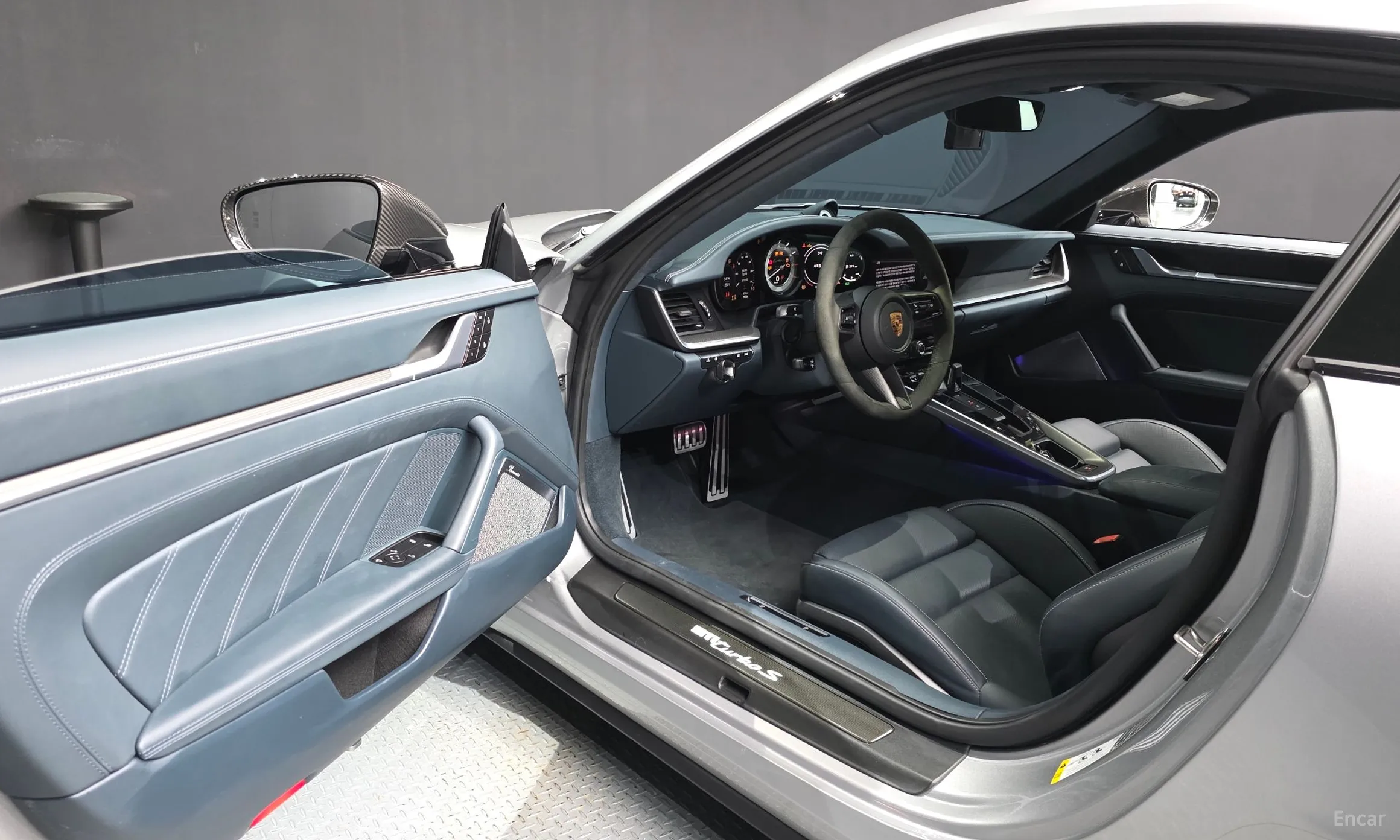 Porsche 911 (992) превью 10