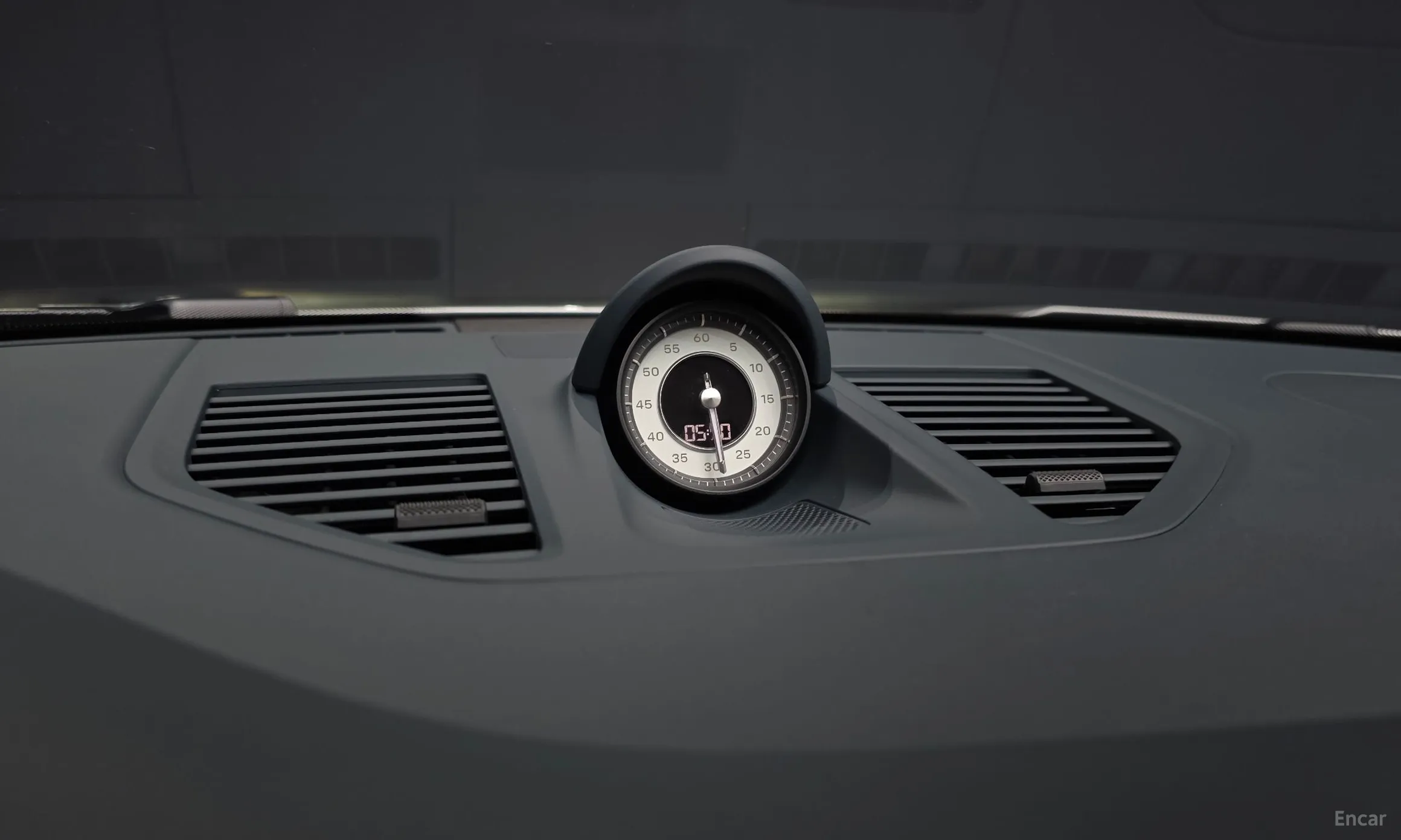 Porsche 911 (992) превью 18