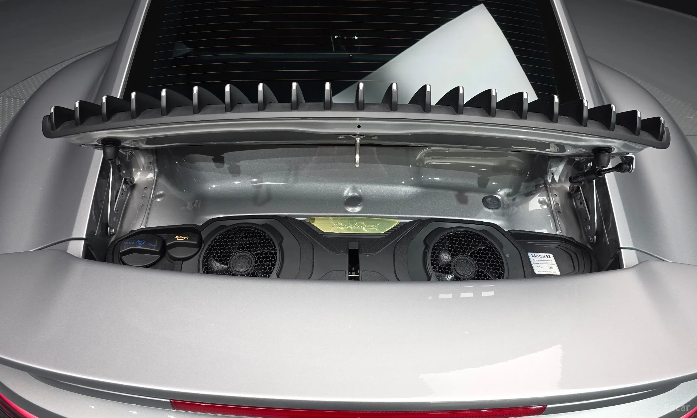 Porsche 911 (992) превью 20