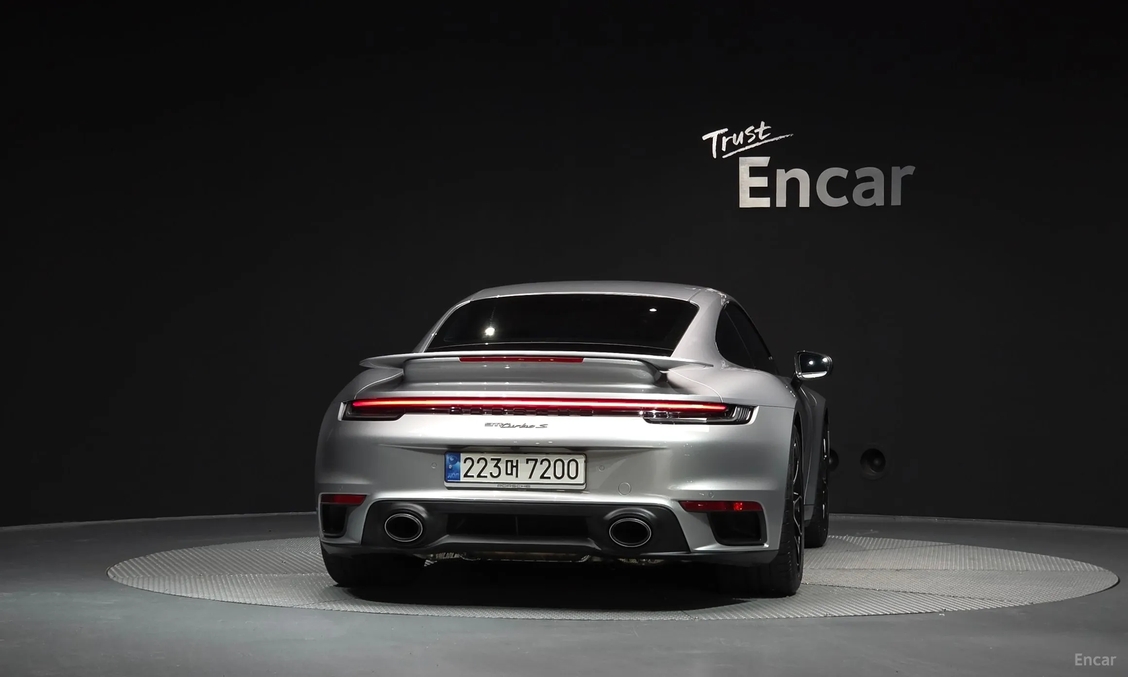 Porsche 911 (992) превью 4