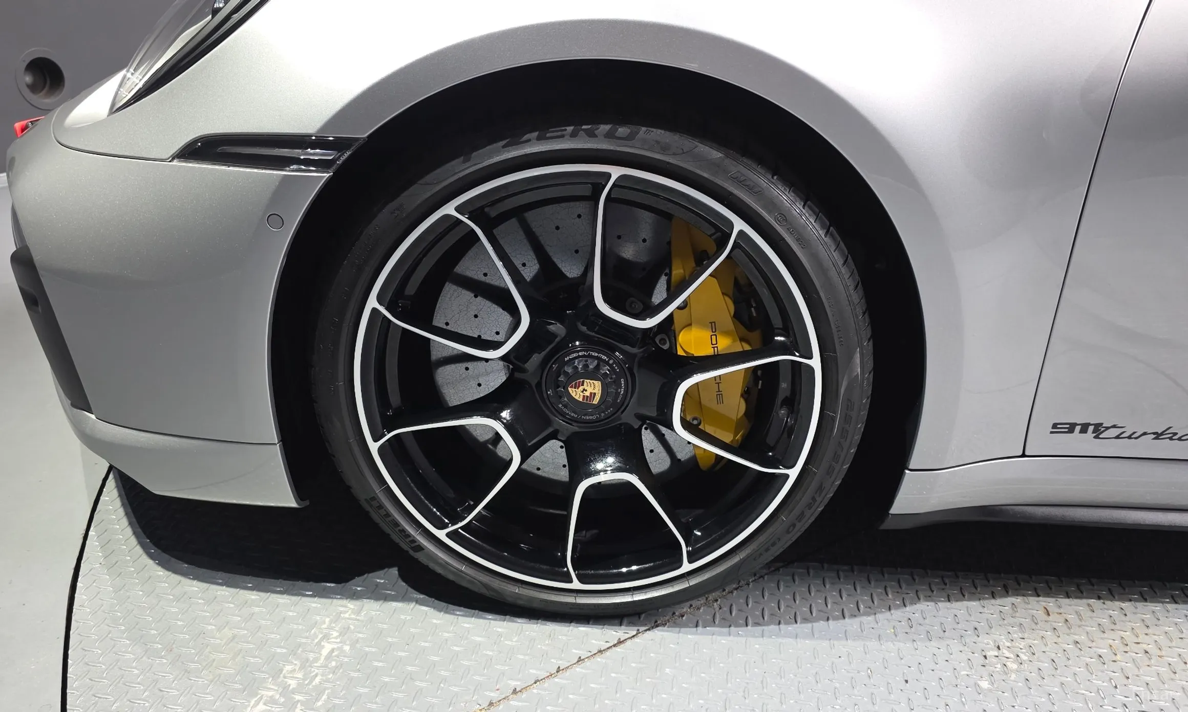 Porsche 911 (992) превью 5