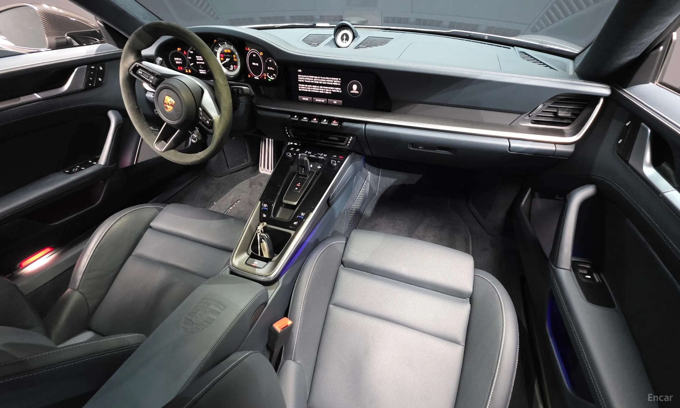Porsche 911 (992) превью 7