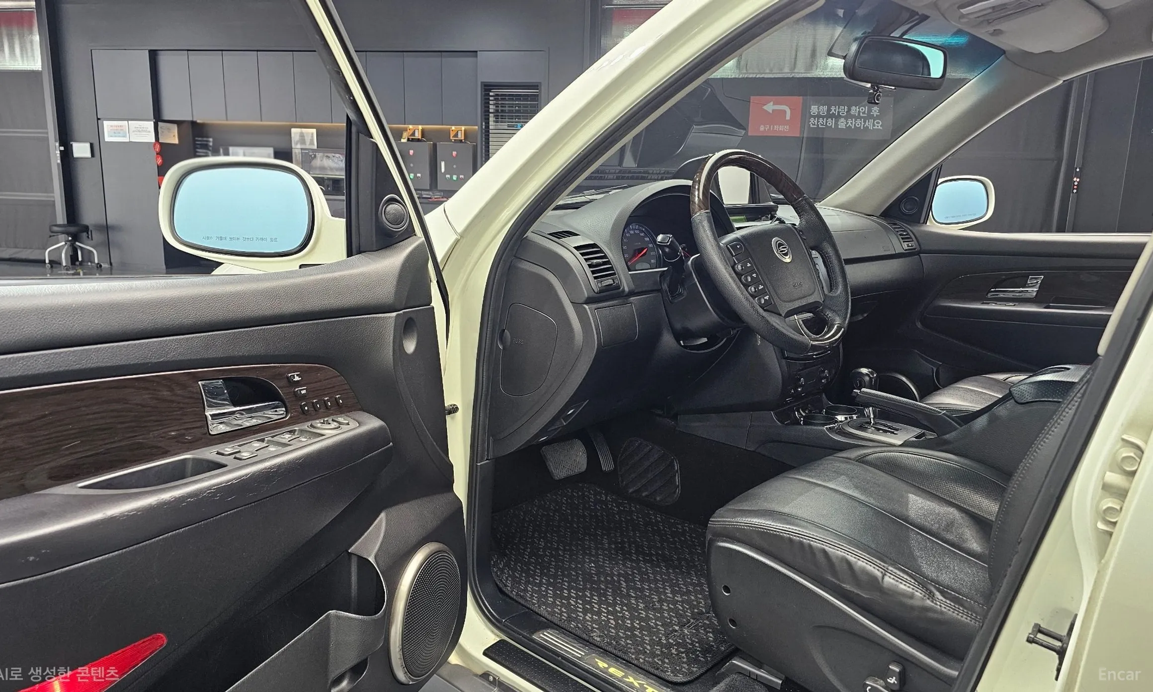 KG Mobility (SsangYong) Super Rexton превью 10