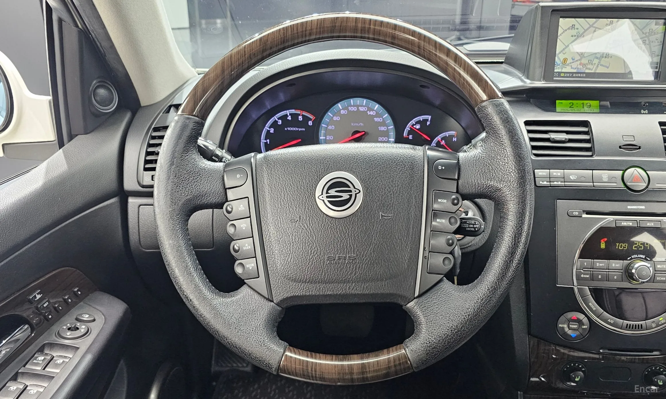 KG Mobility (SsangYong) Super Rexton превью 13