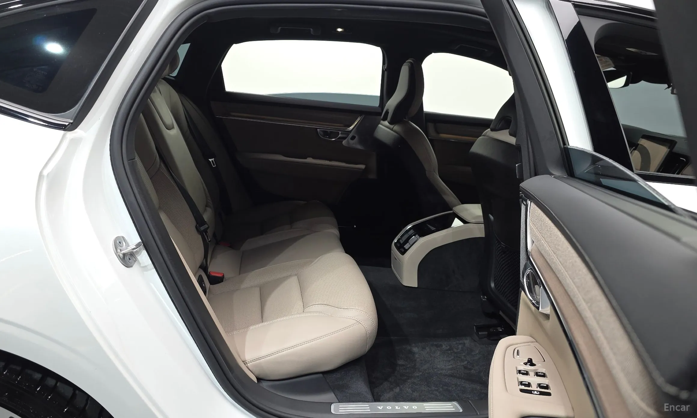 Volvo S90 превью 12