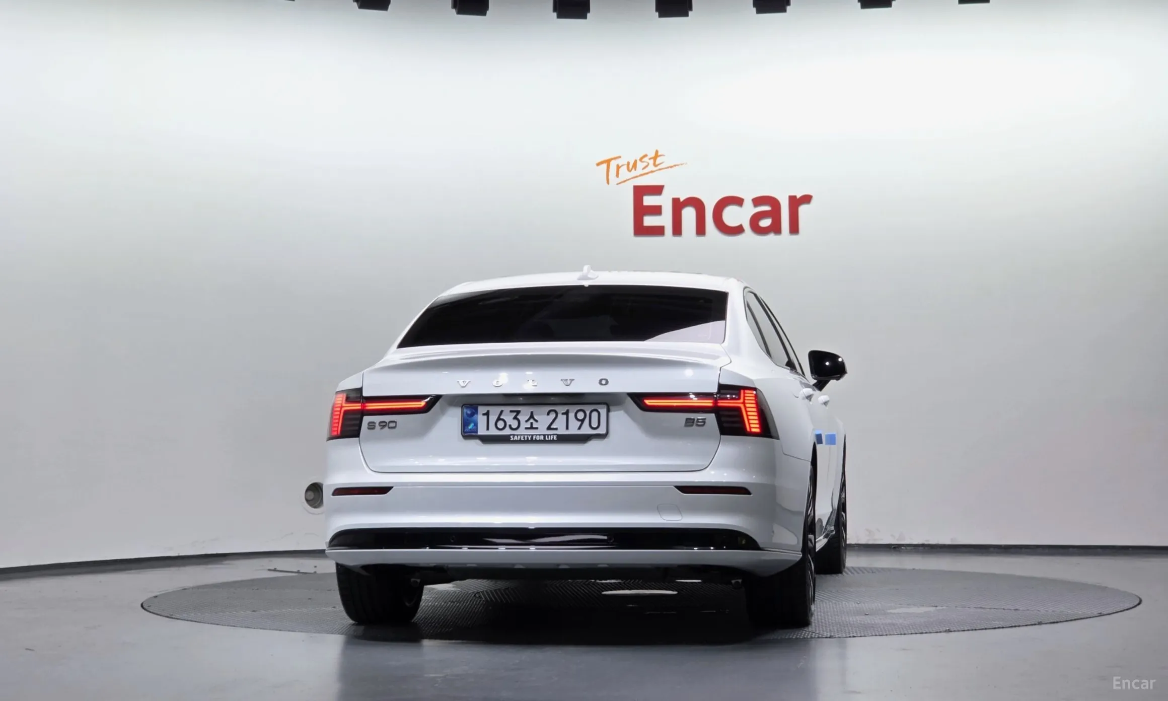Volvo S90 превью 4